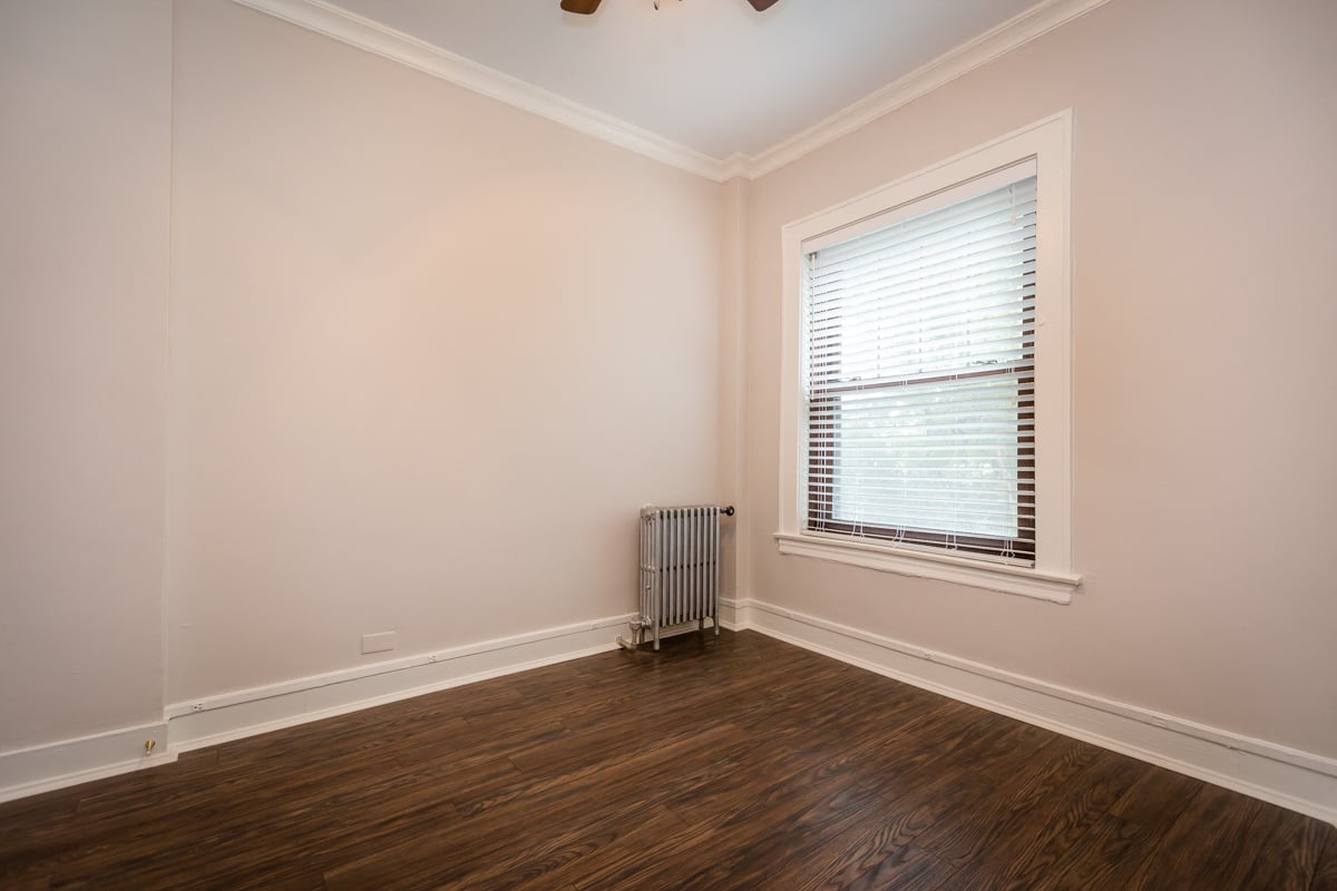 renovated two bedroom bedroom hardwood floors hyde park kenwood chicago apartment